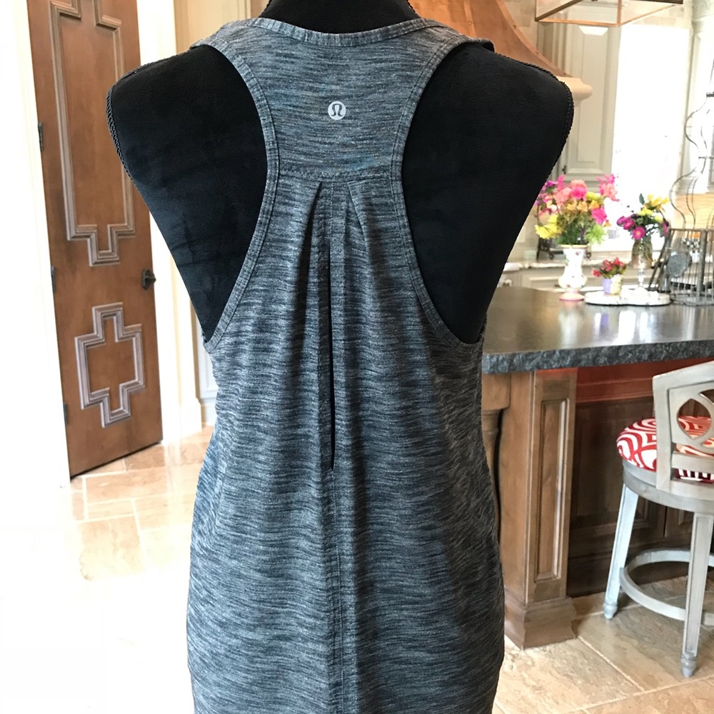 LuLulemon top Size M medium 6 Gray